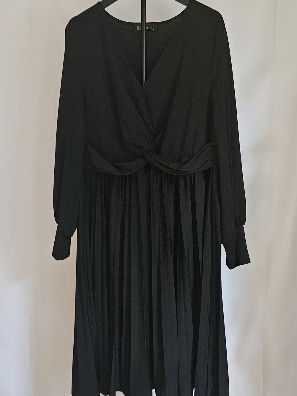 ELOQUII Black Twist-Front Pleated Midi Dress Long Sleeve V-Neck Plus Size - Picture 3 of 13